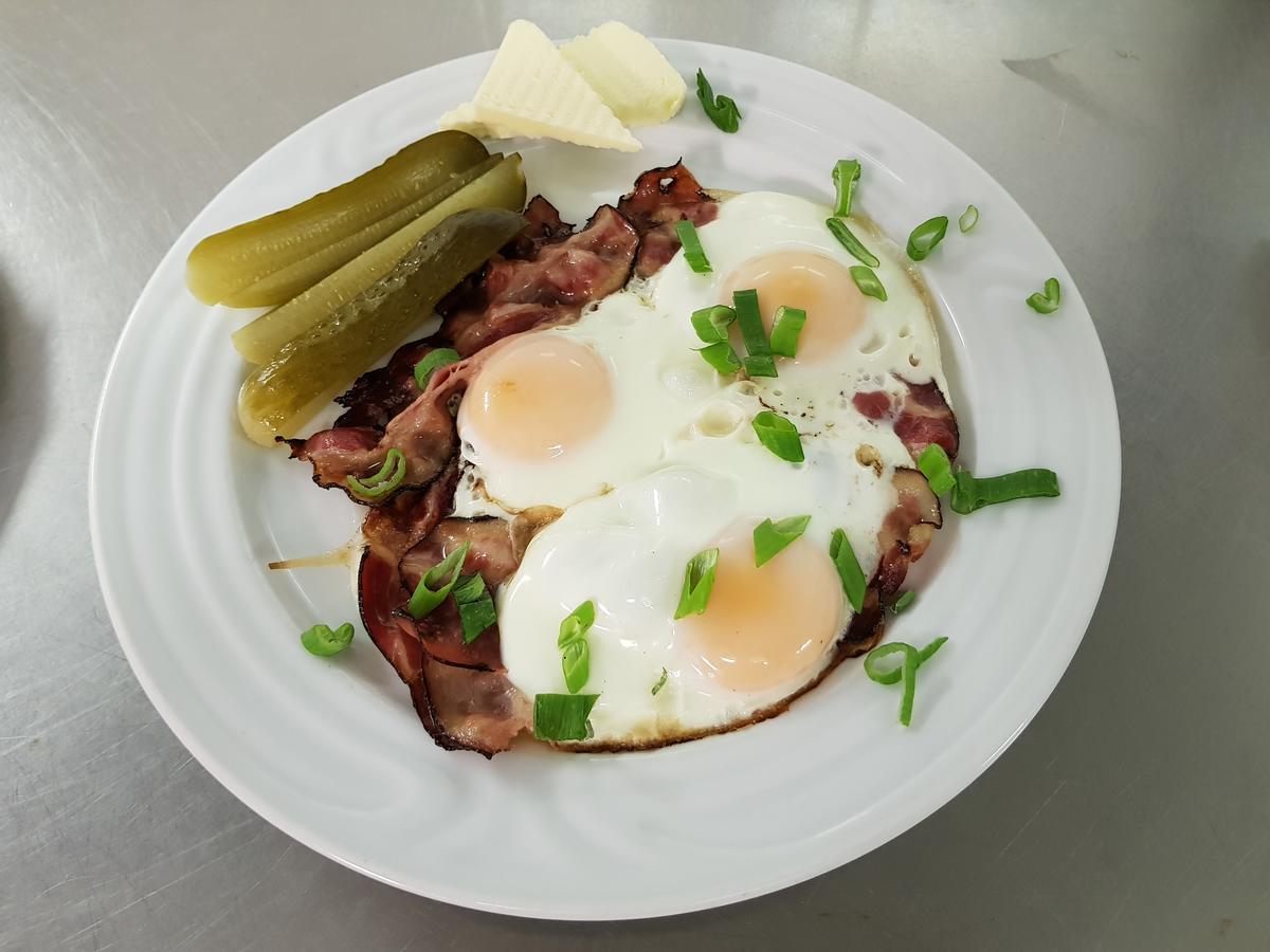 Libá Restaurant & Pension Liebenstein מראה חיצוני תמונה